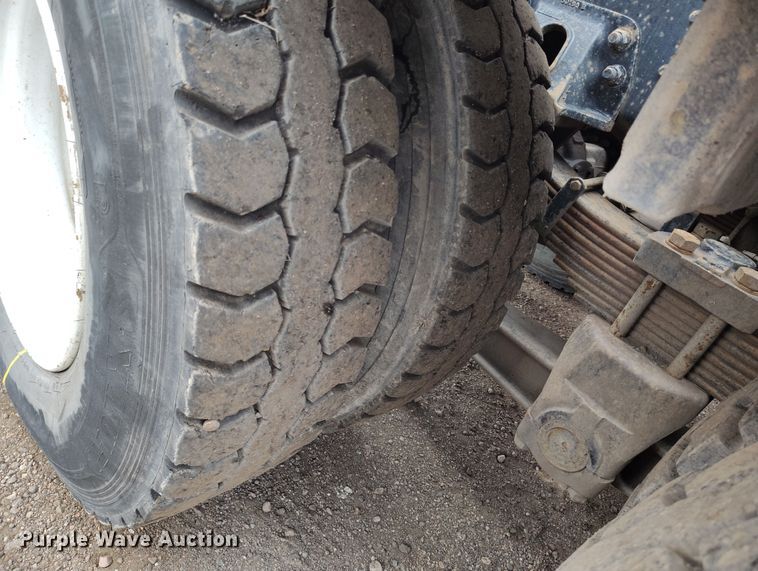 image for item DP8896 1995 Ford LT9000 roll-off container truck