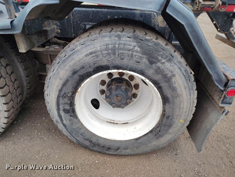 image for item DP8896 1995 Ford LT9000 roll-off container truck