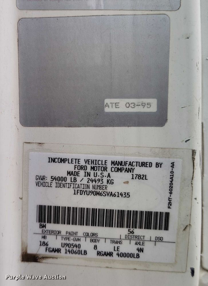 image for item DP8896 1995 Ford LT9000 roll-off container truck