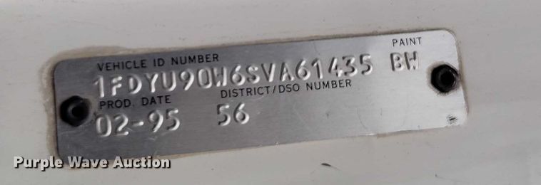 image for item DP8896 1995 Ford LT9000 roll-off container truck