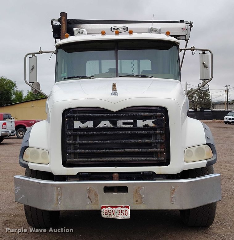 image for item DP8897 2008 Mack 813 Granite roll-off container truck