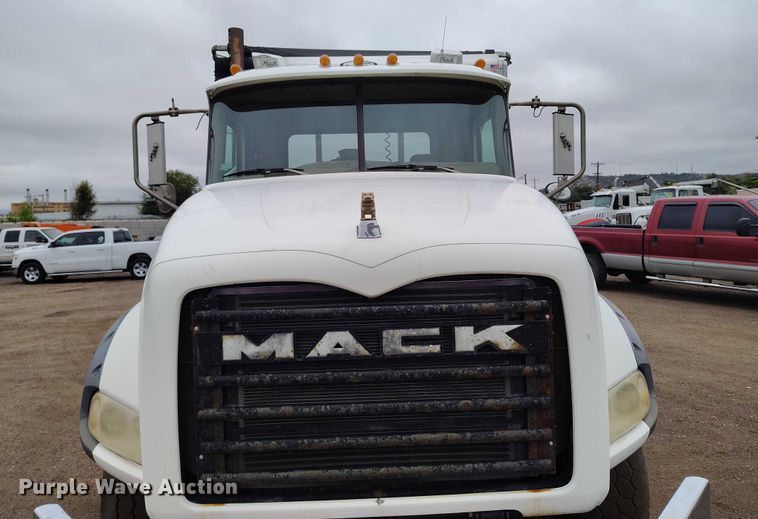 image for item DP8897 2008 Mack 813 Granite roll-off container truck
