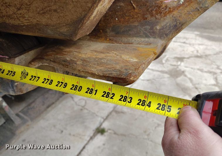 image for item DP8897 2008 Mack 813 Granite roll-off container truck