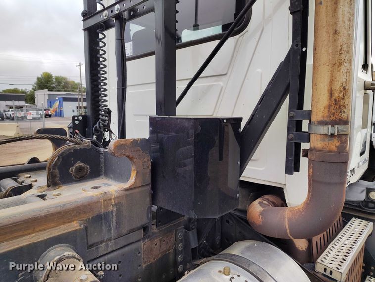 image for item DP8897 2008 Mack 813 Granite roll-off container truck