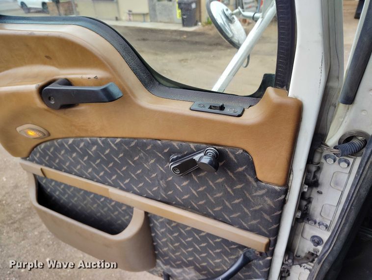 image for item DP8897 2008 Mack 813 Granite roll-off container truck