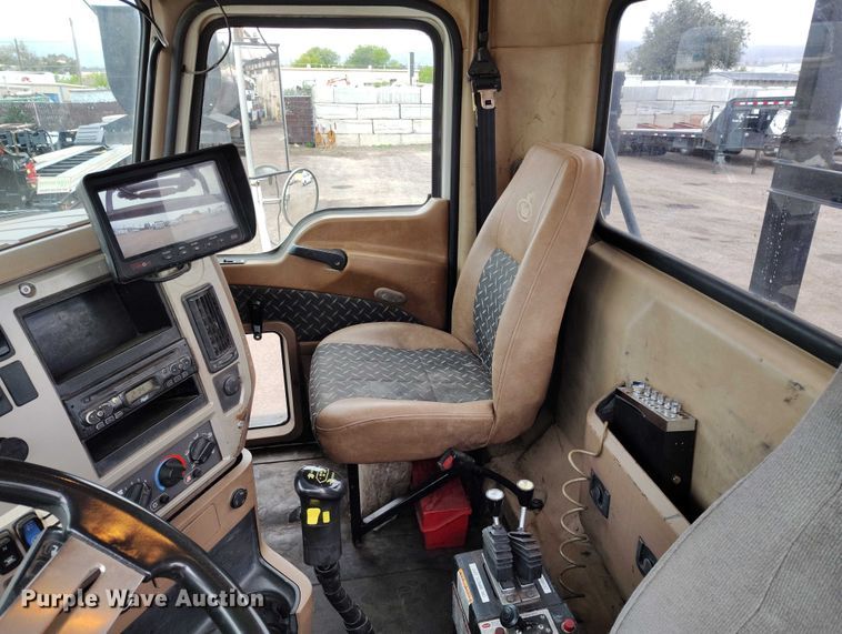 image for item DP8897 2008 Mack 813 Granite roll-off container truck