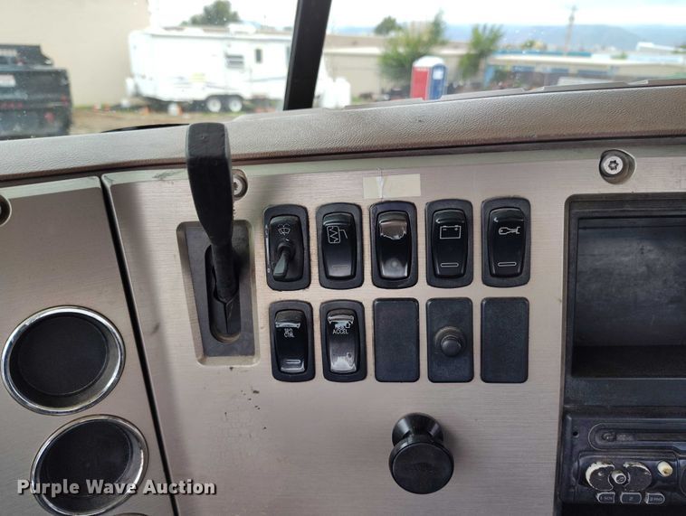 image for item DP8897 2008 Mack 813 Granite roll-off container truck