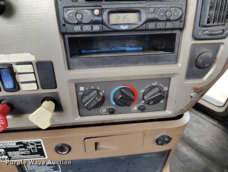 image for item DP8897 2008 Mack 813 Granite roll-off container truck