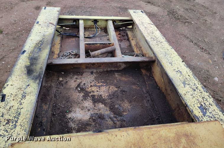 image for item DP8898 1988 Eager Beaver 50GHG/GS lowboy equipment trailer