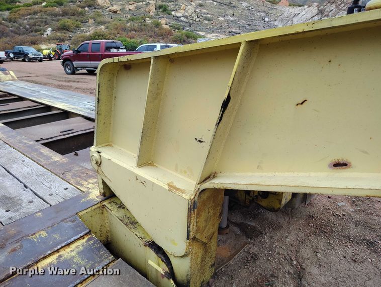 image for item DP8898 1988 Eager Beaver 50GHG/GS lowboy equipment trailer