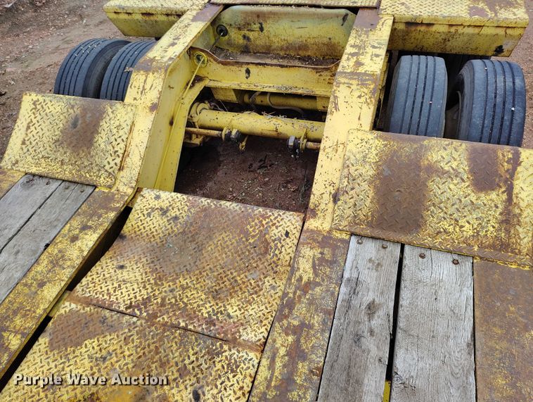 image for item DP8898 1988 Eager Beaver 50GHG/GS lowboy equipment trailer