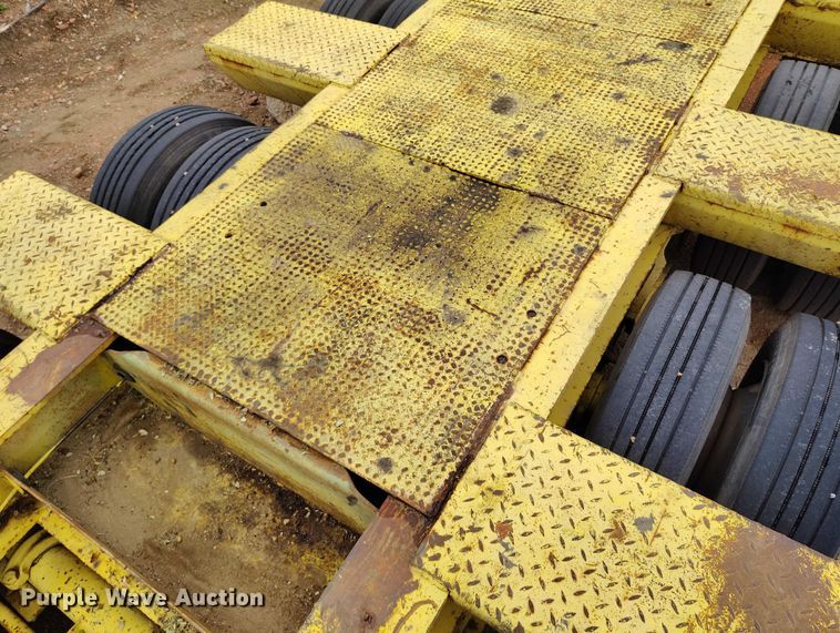 image for item DP8898 1988 Eager Beaver 50GHG/GS lowboy equipment trailer