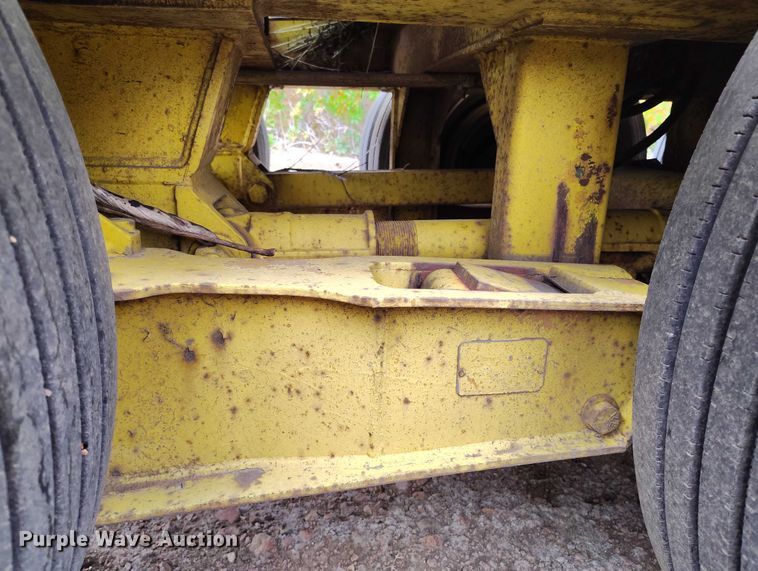 image for item DP8898 1988 Eager Beaver 50GHG/GS lowboy equipment trailer