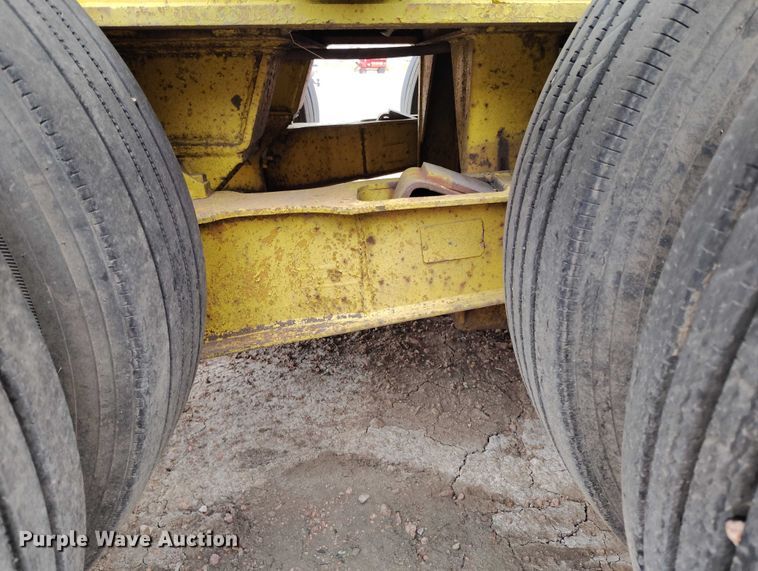 image for item DP8898 1988 Eager Beaver 50GHG/GS lowboy equipment trailer