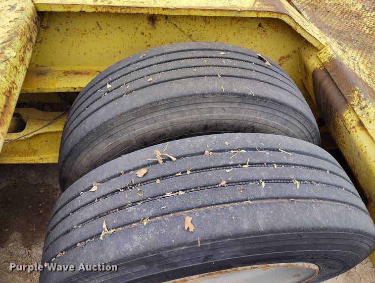 image for item DP8898 1988 Eager Beaver 50GHG/GS lowboy equipment trailer