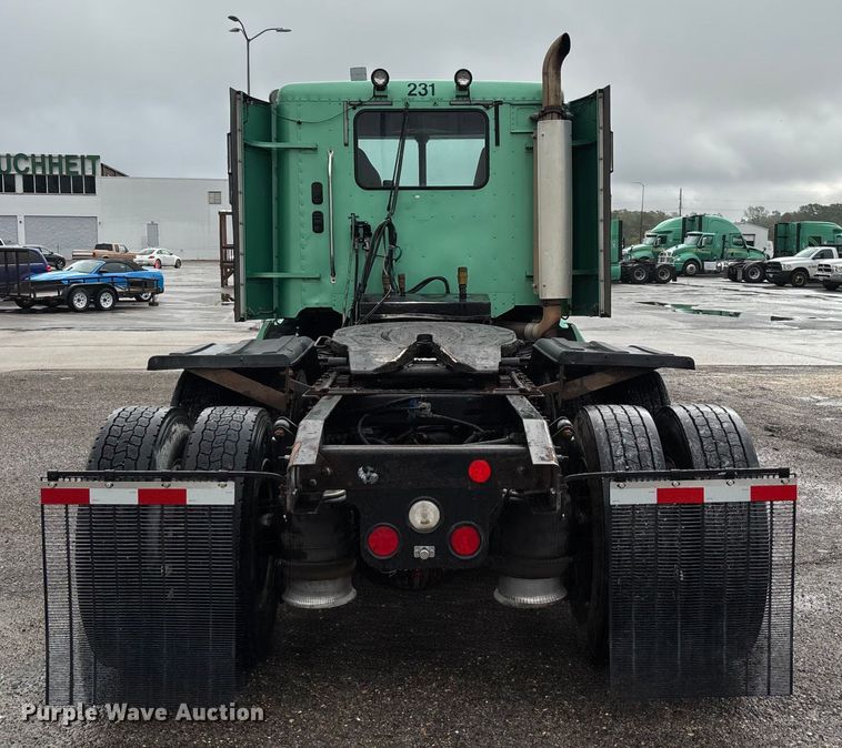 image for item DU1338 2016 Freightliner Columbia semi truck