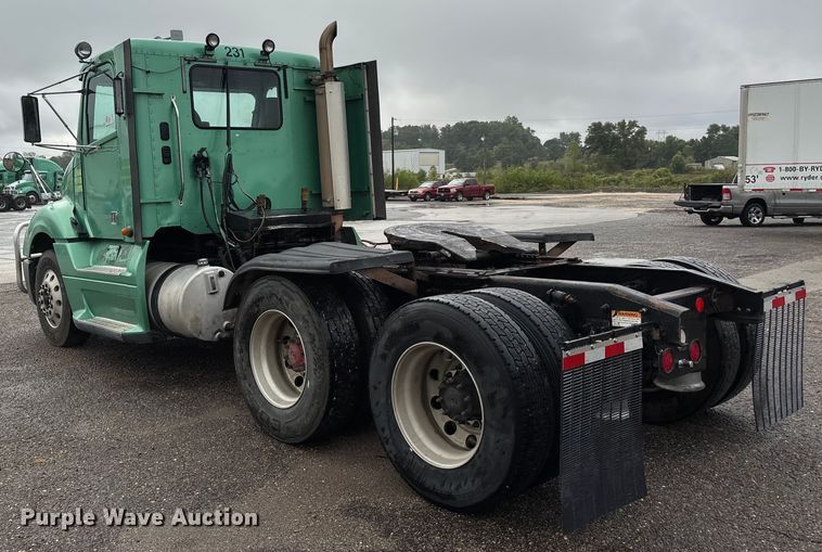 image for item DU1338 2016 Freightliner Columbia semi truck