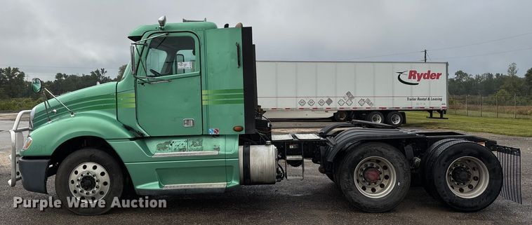 image for item DU1338 2016 Freightliner Columbia semi truck