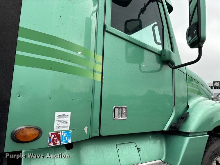 image for item DU1338 2016 Freightliner Columbia semi truck