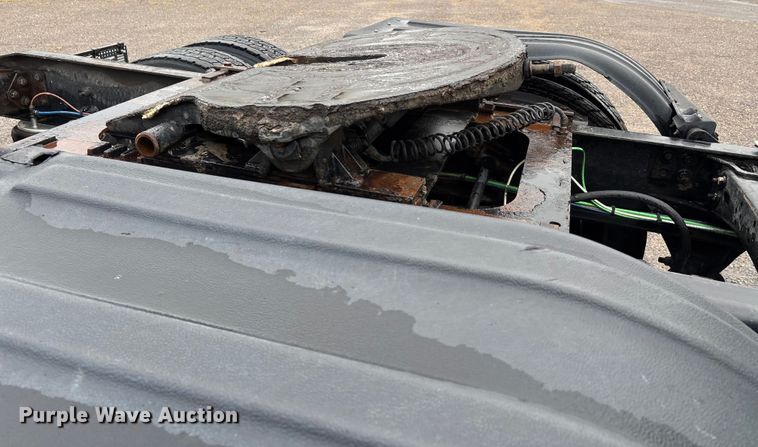 image for item DU1338 2016 Freightliner Columbia semi truck