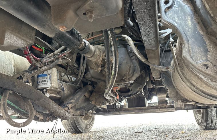 image for item DU1338 2016 Freightliner Columbia semi truck