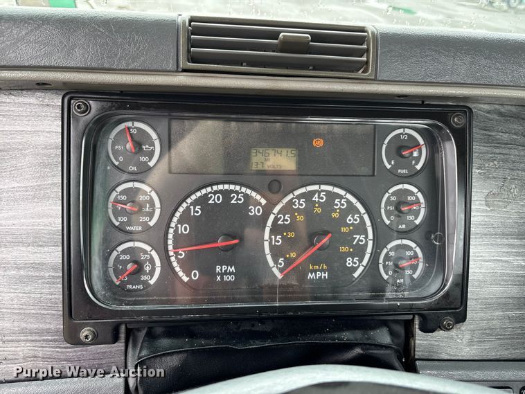 image for item DU1338 2016 Freightliner Columbia semi truck