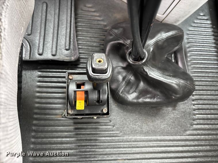 image for item DU1338 2016 Freightliner Columbia semi truck