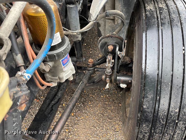 image for item DU1338 2016 Freightliner Columbia semi truck