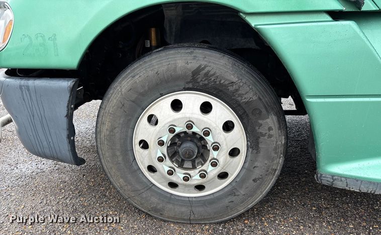 image for item DU1338 2016 Freightliner Columbia semi truck