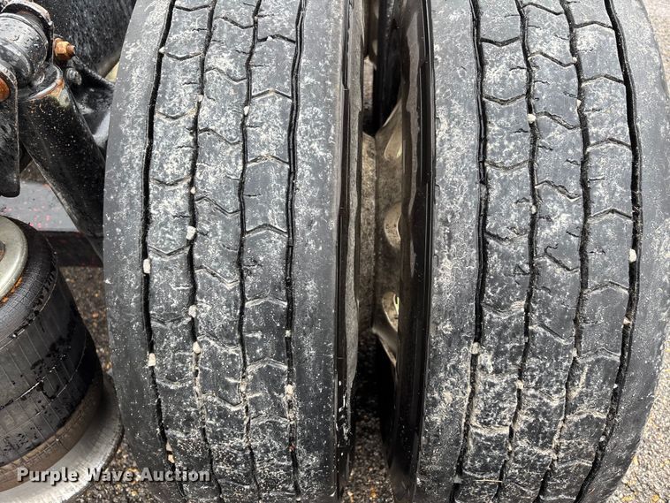 image for item DU1338 2016 Freightliner Columbia semi truck