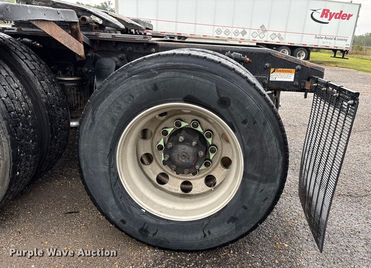 image for item DU1338 2016 Freightliner Columbia semi truck