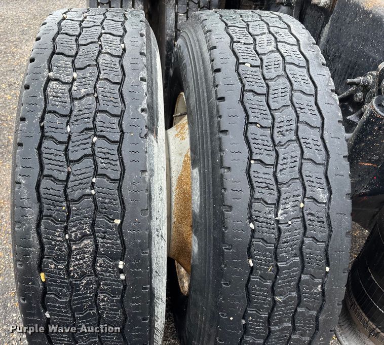 image for item DU1338 2016 Freightliner Columbia semi truck