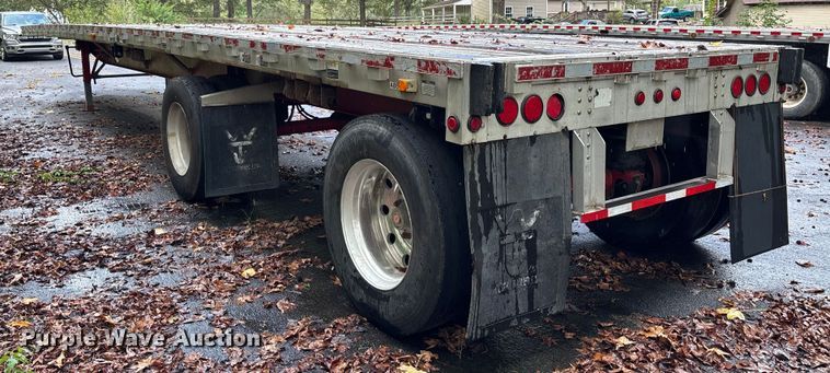 image for item DU1341 2008 Wilson flatbed trailer