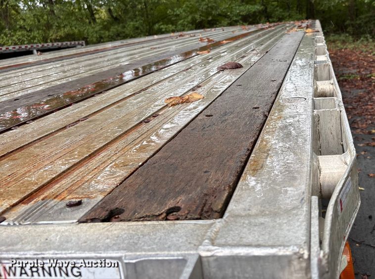 image for item DU1341 2008 Wilson flatbed trailer