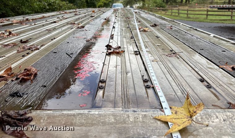 image for item DU1341 2008 Wilson flatbed trailer