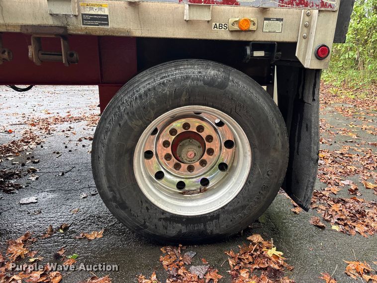 image for item DU1341 2008 Wilson flatbed trailer