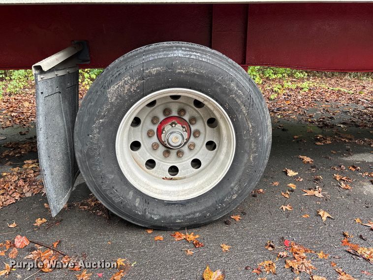 image for item DU1341 2008 Wilson flatbed trailer