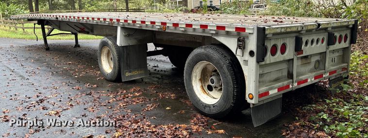 image for item DU1342 2005 Reitnouer flatbed trailer