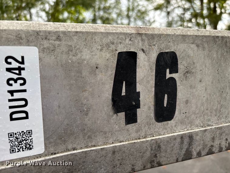 image for item DU1342 2005 Reitnouer flatbed trailer