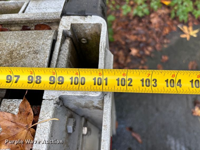 image for item DU1342 2005 Reitnouer flatbed trailer