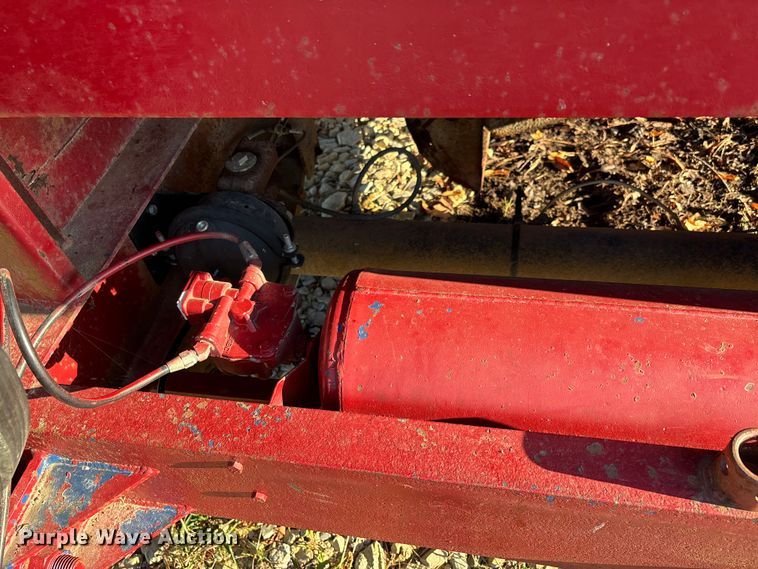 image for item DU1395 1986 Bail pup grain trailer