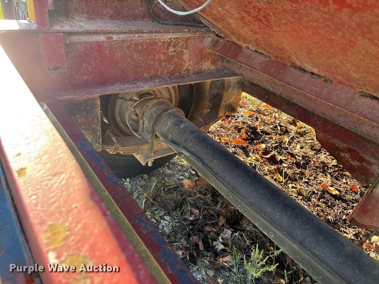 image for item DU1395 1986 Bail pup grain trailer