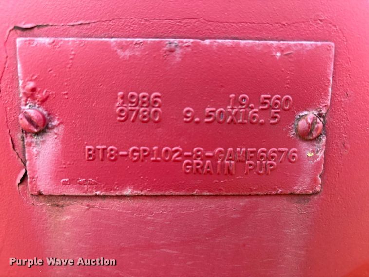 image for item DU1395 1986 Bail pup grain trailer