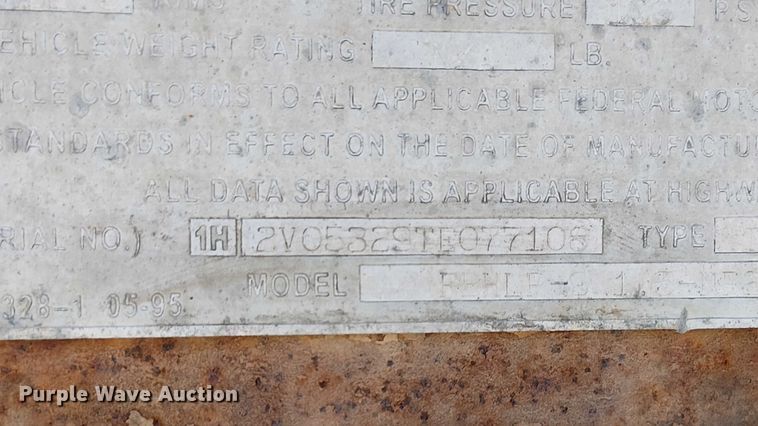 image for item DU3655 1996 Fruehauf dry van trailer