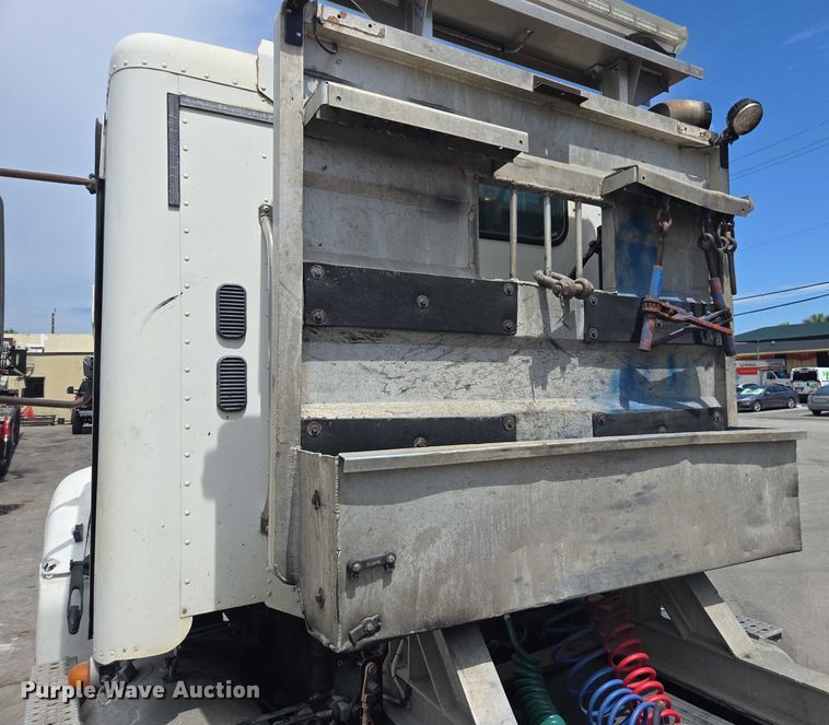 image for item DU7949 2007 Freightliner Columbia semi truck