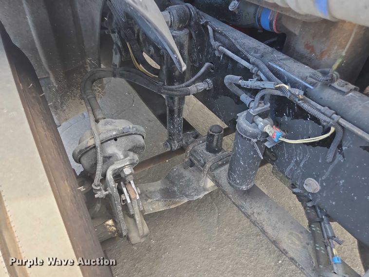 image for item DU7949 2007 Freightliner Columbia semi truck