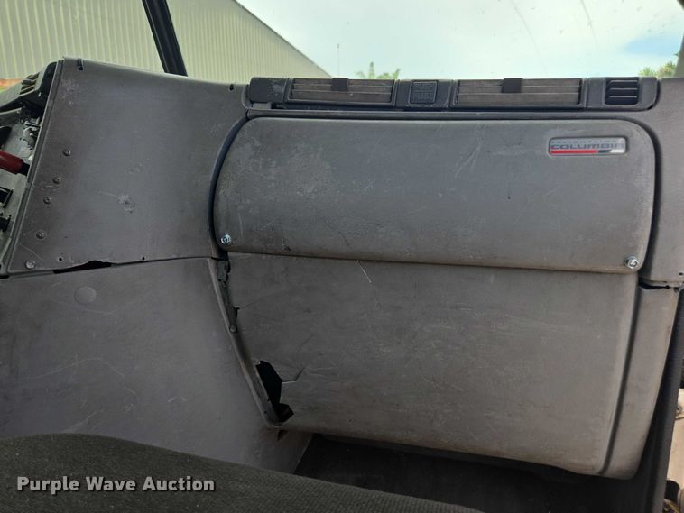 image for item DU7949 2007 Freightliner Columbia semi truck