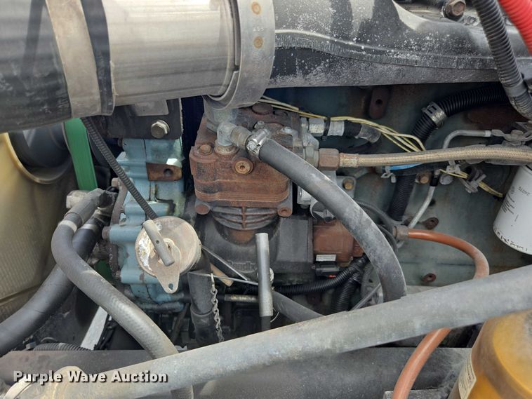 image for item DU7949 2007 Freightliner Columbia semi truck