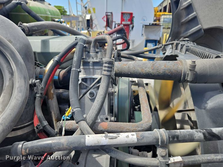 image for item DU7949 2007 Freightliner Columbia semi truck