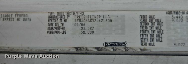 image for item DU7949 2007 Freightliner Columbia semi truck